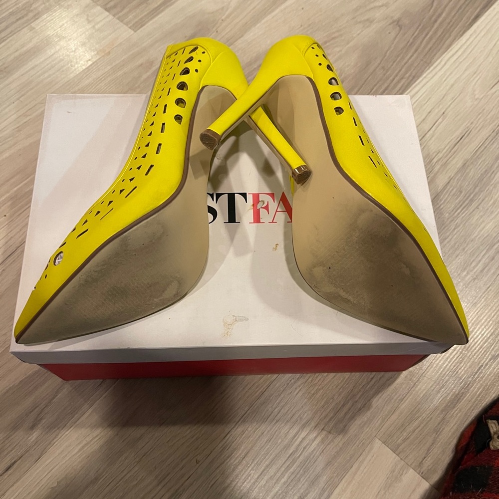 High heeled shoes - Picture 5 of 5